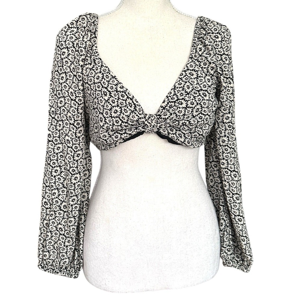 American Eagle Daisy Floral Tie Front Smocked Crop Top Black White Size M Boho